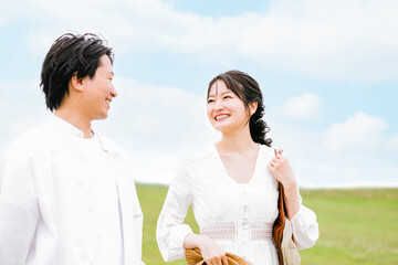 新婚旅行・ハネムーン・旅する恋人・カップル・夫婦のイメージ
