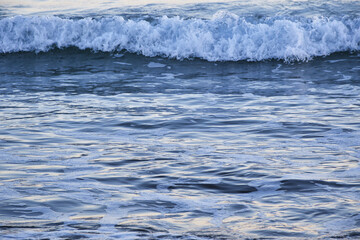 南伊豆　弓ヶ浜　美しい海と夕暮れ　コピースペースあり 背景素材 （日本、静岡県）
Minamiizu Yumigahama Beautiful sea and sunset Copy space available Background material(Shizuoka Prefecture, Japan)
