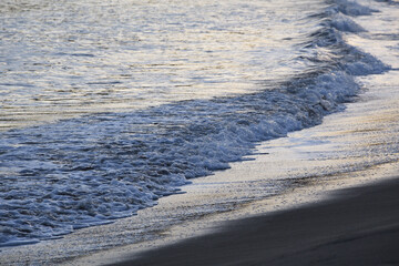 南伊豆　弓ヶ浜　美しい海と夕暮れ　コピースペースあり 背景素材 （日本、静岡県）
Minamiizu Yumigahama Beautiful sea and sunset Copy space available Background material(Shizuoka Prefecture, Japan)
