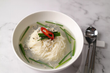 fresh water shellfish noodle soup