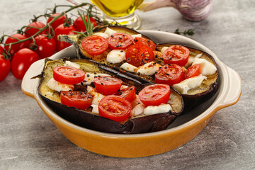 Baked eggplant with cheese and tomato