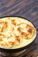 Apfelstrudel Rahmstrudel Strudel in der Herstellung in schritten