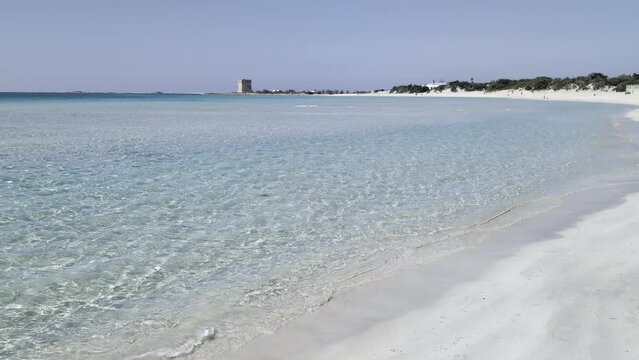 Salento. Porto Cesareo: spiaggia con sabbia bianca e acque cristalline - HDR video