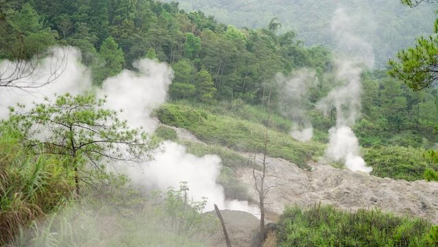 Hydrothermal vents spewing hot gas at volcanic linow lake, tomohon, manado, sulawesi