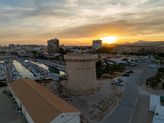 Torre vigia del Campello en Alicante al atardecer