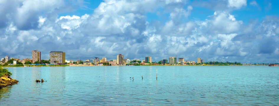 View of the Treichville district skyline of the capital city of Abidjan, C&ocirc;te d'Ivoire (Ivory Coast), West Africa