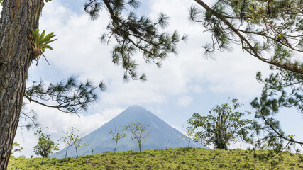 Landscpae with Arenal volcano near small city La Fortuna in Costa Rica Central America - obrazy, fototapety, plakaty