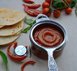 tomato sauce and bread