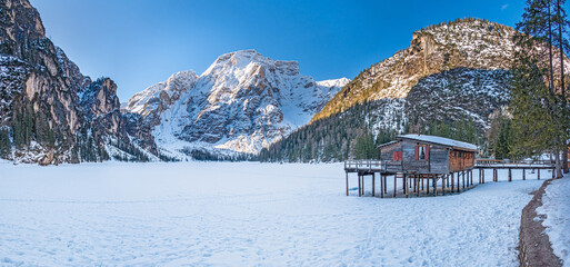 Wintermorgen am Pragser Wildsee