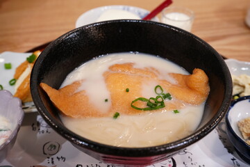 豆乳きつねうどん