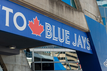Naklejka premium Toronto Blue Jays sign (MLB team) at Rogers Center in downtown
