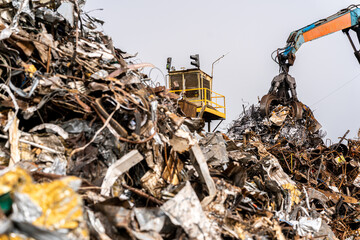 metal scrap loading machine