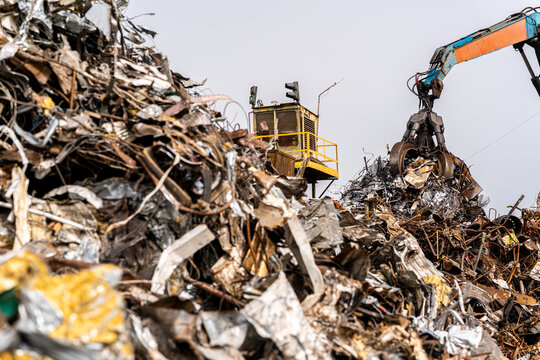 metal scrap loading machine