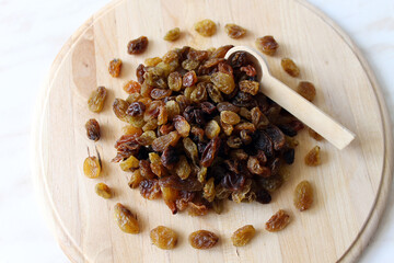 raisins on a wooden plank