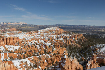 Obraz premium Photos taken at Bryce canyon in February of 2024 arch rock photos as well as landscape