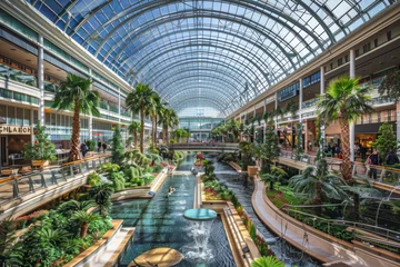 Foto op Plexiglas Winter Garden Atrium in shopping mall. © Hunman