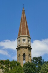 Le campanile de la cathédrale San Donato d’Arezzo