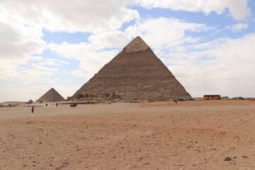 the pyramids of egypt , the pyramid of khufu is the largest pyramid in giza governorate 