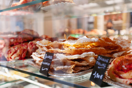 Praline in Lyon's Bakery Window