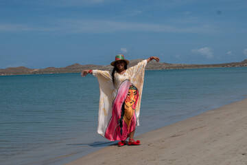 joven guajira de la etnia wayuu, quienes viven al norte de Colombia, tienen su propia cultura, su...