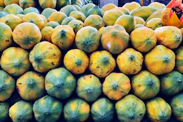 Frische Papaya auf dem Markt