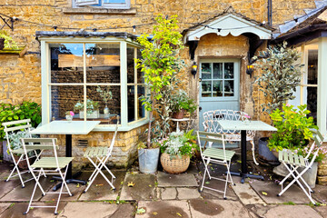 Quaint cafe in the beautiful Cotswolds of England - 783410091