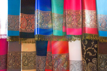モロッコの伝統的な布を使った衣装