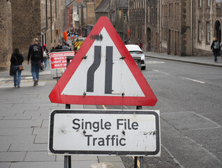 single file traffic sign