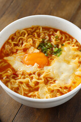 半熟卵とチーズのラーメン
