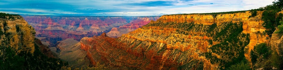 Beautiful panorama of a sunny day at the Grand Canyon in USA