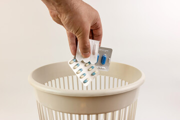 Expired medicines are thrown into the trash. Utilization of medicines.