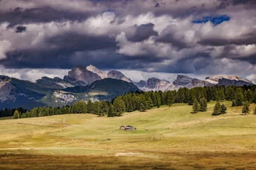 Türaufkleber Majestic Dolomites Behind the Soft Green Seiser Alm © Marcel Otterspeer