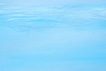 光り輝く透明感のある波　ブルーの水面の背景　背景は水彩タッチ - 784176859