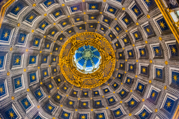 Naklejka premium Siena, Italy - May 11 2013: Dome of Siena Baptistery of San Giovanni