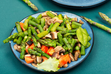 Warm salad with asparagus. - 784323843