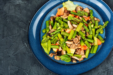 Vegan yummy asparagus and mushroom salad. - 784326807