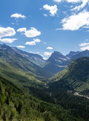 Fototapeta premium Breathtaking view of the Glacier national park under a bright cloudy sky