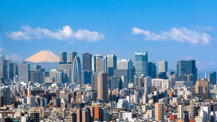 東京都 文京シビックセンター展望ラウンジから見る新宿のビル群と富士山