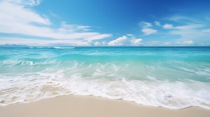 Obraz premium Summer background, tropical sea shore with beautiful blue water and sunny day. Copy space.