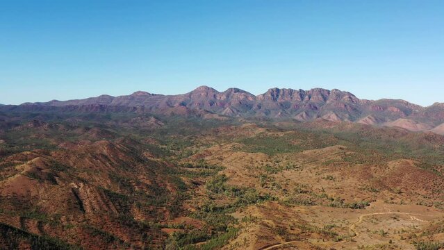 Aerial landing in Flinders ranges Wilpena Pound rock formation of South Australia 4k.
