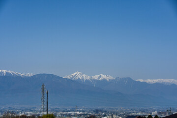 田舎風景　春の青空と松本市の風景