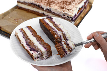 Pyszne ciasto czekoladowo porzeczkowe z mascarpone i bita śmietana 