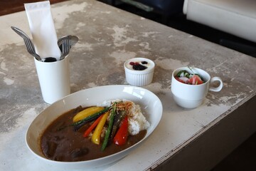 ランチで食べた野菜カレープレート