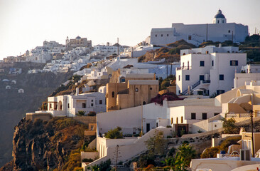Häuser, Bungalows in Thera bzw. Oia, zwei kleine Dörfer auf dem Kraterrand der griechischen Insel...
