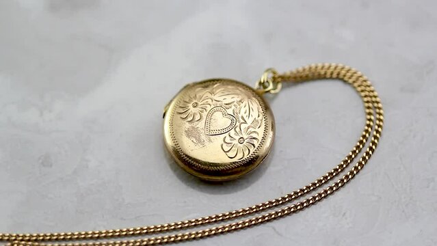 Antique Victorian Era 14Ct Rolled Gold Hand Engraved Floral Heart, Round 2 Photos Locket Pendant Necklace, 18Ct Yellow Gold Plated 17" Chain
