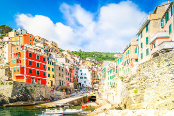 Fototapeta na wymiar Riomaggiore picturesque town of Cinque Terre, Italy