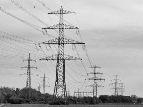 Power lines, power pylons, infrastructure, energy, balck and white pictures