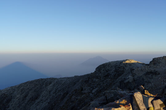 Photographic series documenting the adventure of climbing Tajumulco Volcano, San Marcos, Guatemala. Showcasing diverse landscapes, sunsets, mountain terrains, plants, and fellow adventurers. Focusing 