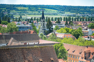 Blick vom Münster auf den Trum der Luther Kirche in der Altstadt an einem sonnigen Sommertag. Konstanz, Bodensee, Baden Württemberg, Deutschland, Europa.