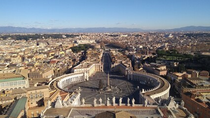 Fototapeta na wymiar Panoramic View of St. Peter's Square: Vatican City Skyline